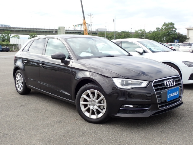 AUDI A3 — фото