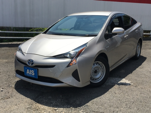 TOYOTA PRIUS — фото