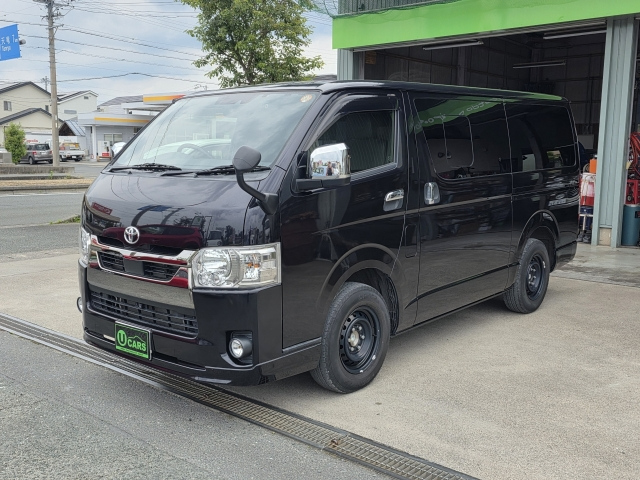 TOYOTA HIACE — фото