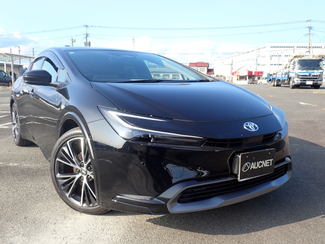 TOYOTA PRIUS — фото