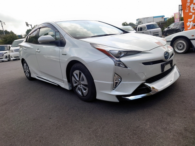 TOYOTA PRIUS — фото