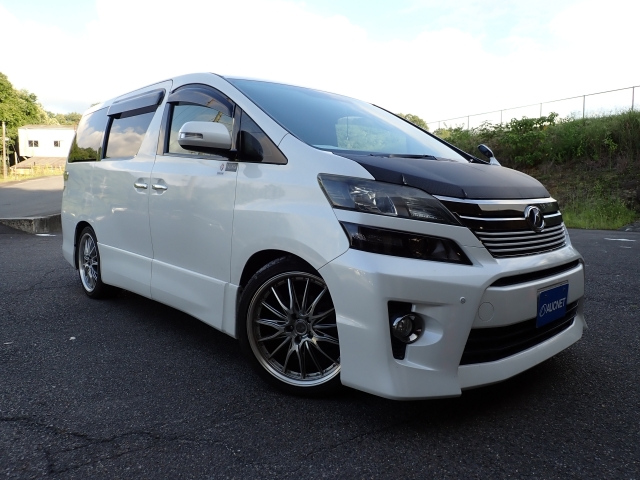 TOYOTA VELLFIRE — фото