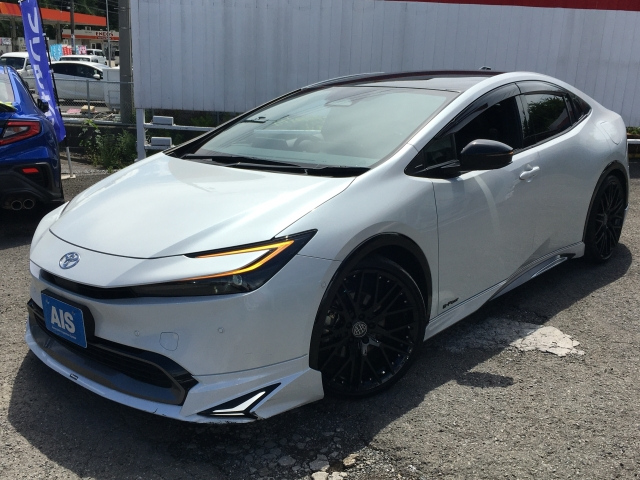 TOYOTA PRIUS — фото