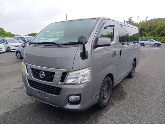 NISSAN CARAVAN — фото