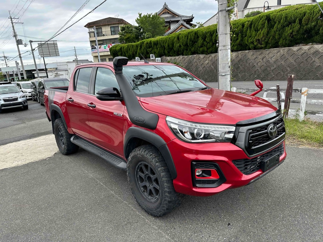 TOYOTA HILUX — фото