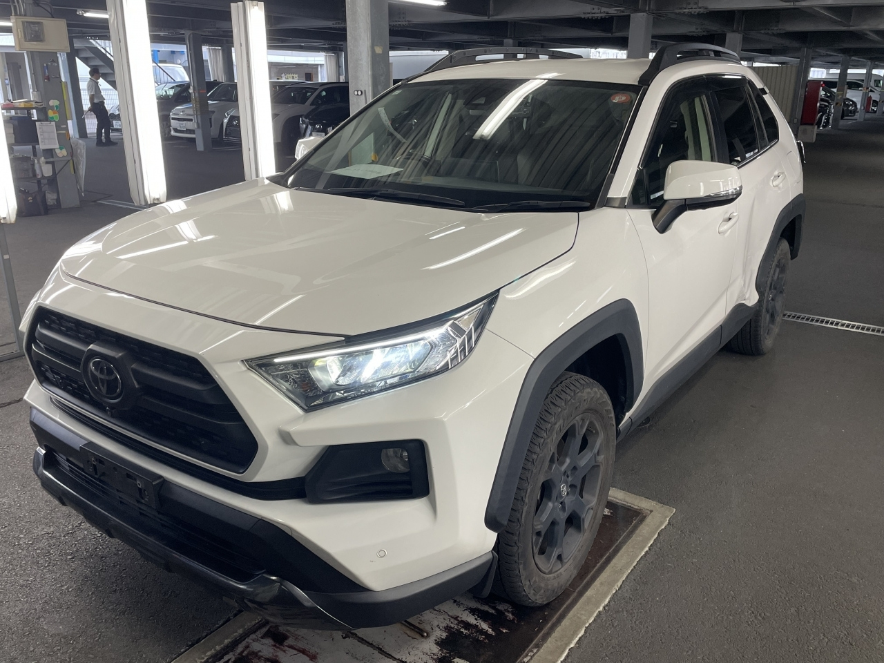 TOYOTA RAV4 — фото