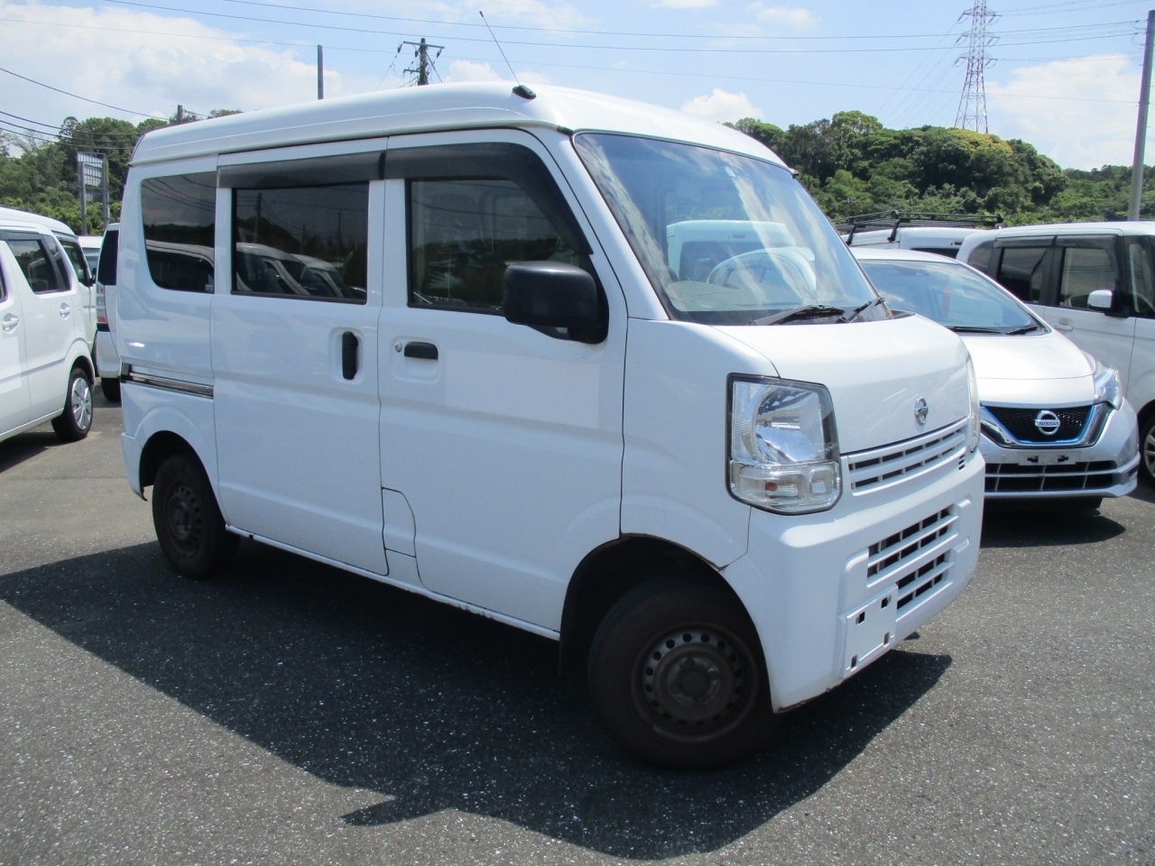NISSAN CLIPPER — фото