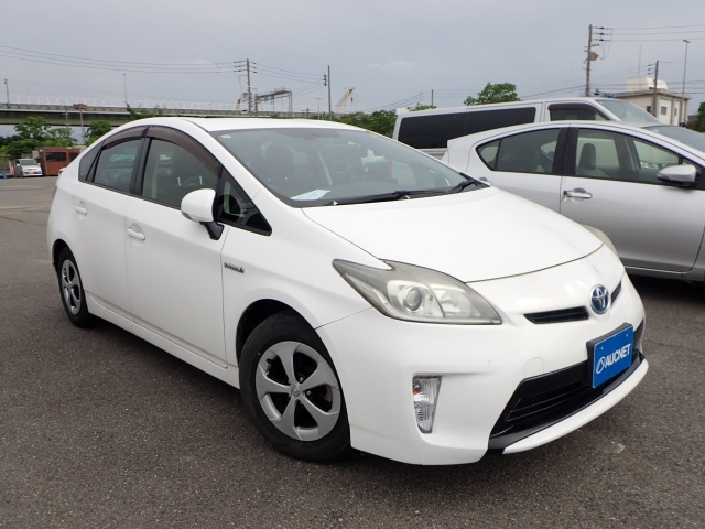 TOYOTA PRIUS — фото