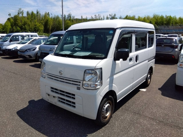NISSAN CLIPPER — фото