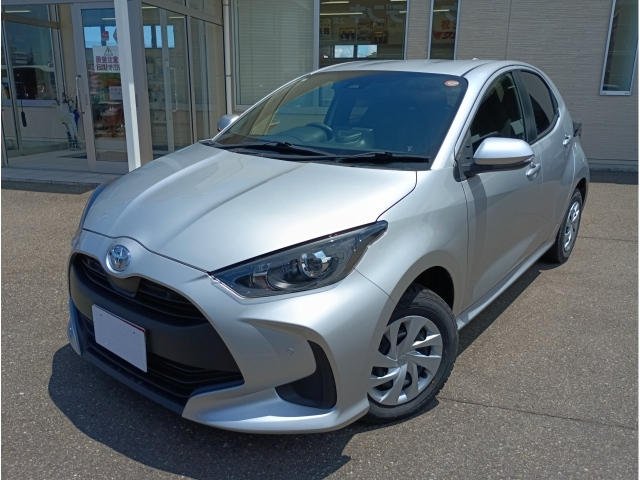 TOYOTA YARIS — фото