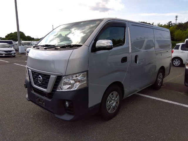 NISSAN CARAVAN — фото