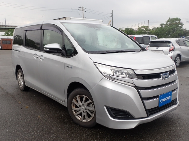 TOYOTA NOAH — фото