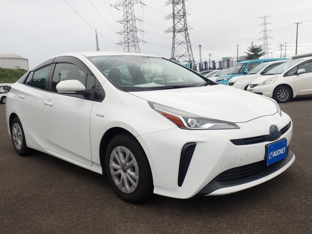 TOYOTA PRIUS — фото