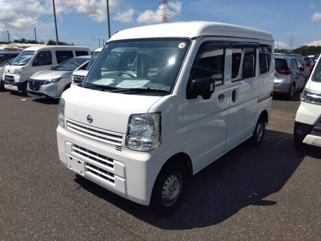 NISSAN CLIPPER — фото