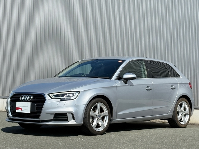AUDI A3 — фото