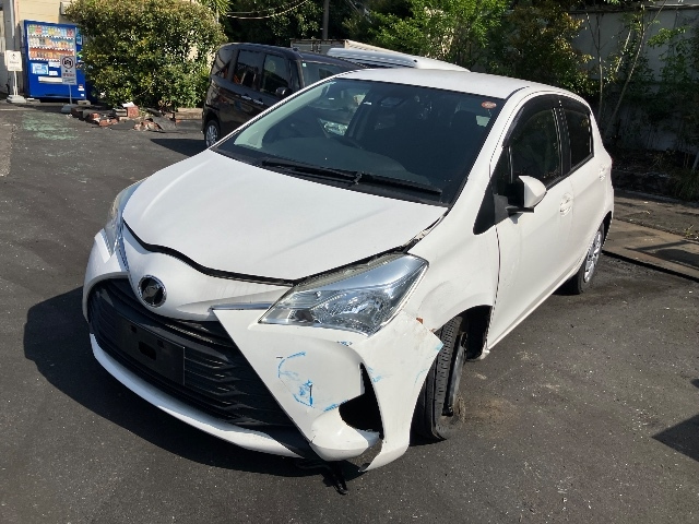 TOYOTA VITZ — фото