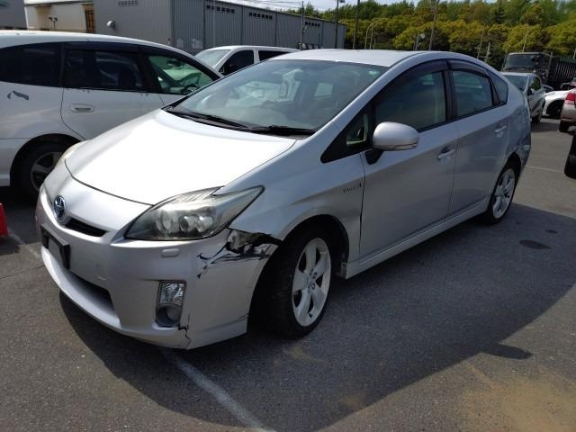 TOYOTA PRIUS — фото