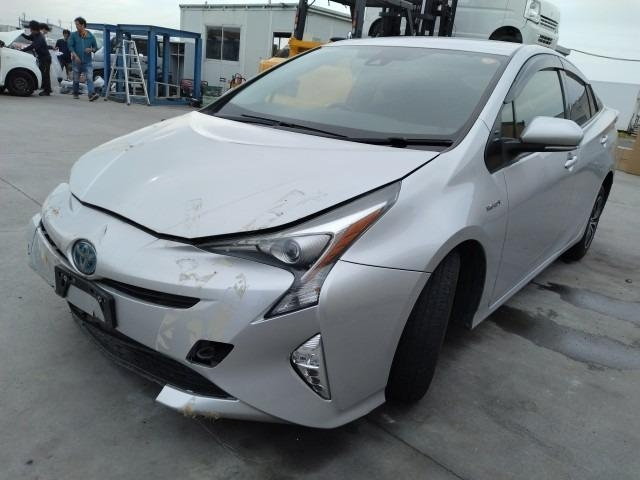 TOYOTA PRIUS — фото