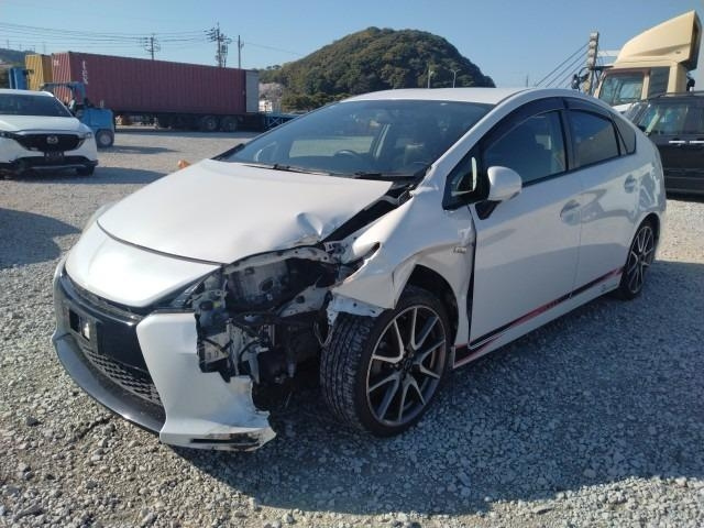 TOYOTA PRIUS — фото