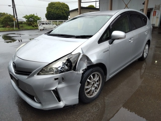 TOYOTA PRIUS — фото