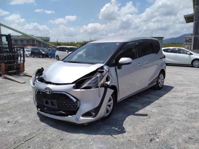 TOYOTA SIENTA — фото
