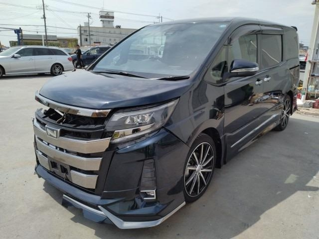 TOYOTA NOAH — фото