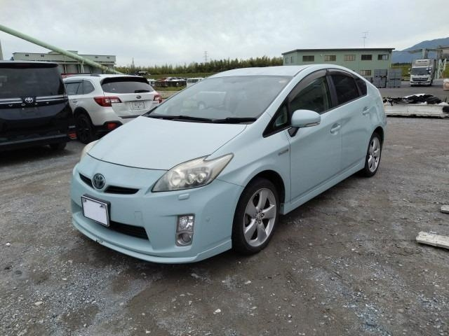 TOYOTA PRIUS — фото