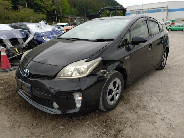 TOYOTA PRIUS — фото