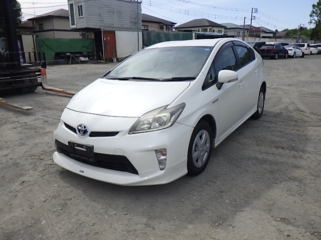 TOYOTA PRIUS — фото
