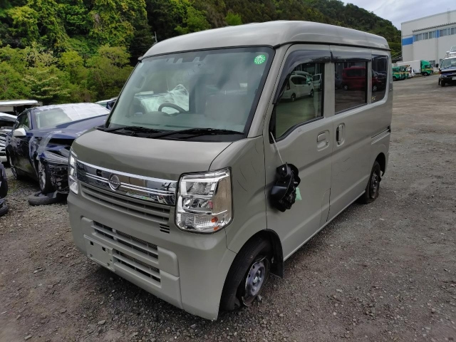 NISSAN CLIPPER — фото
