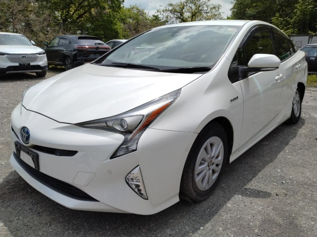 TOYOTA PRIUS — фото