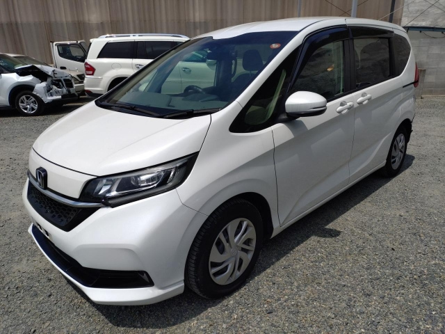 HONDA FREED — фото