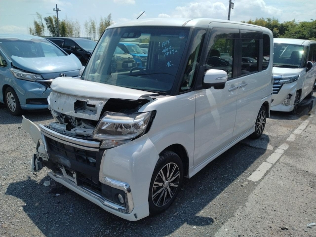 DAIHATSU TANTO — фото
