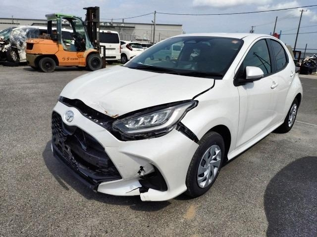 TOYOTA YARIS — фото