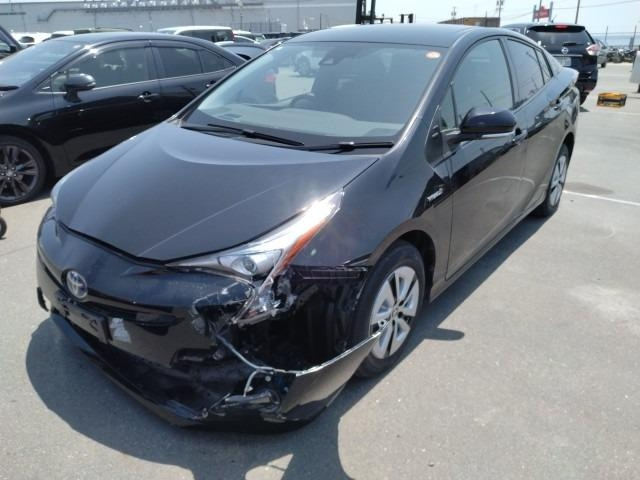 TOYOTA PRIUS — фото
