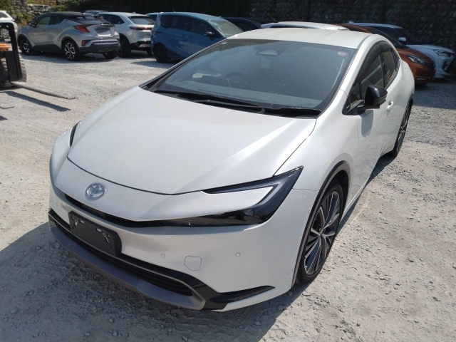 TOYOTA PRIUS — фото