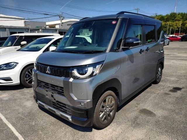 MITSUBISHI DELICA — фото
