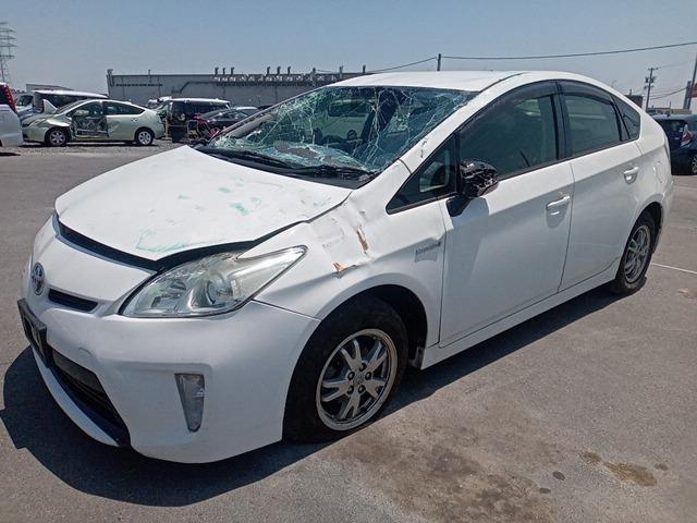 TOYOTA PRIUS — фото