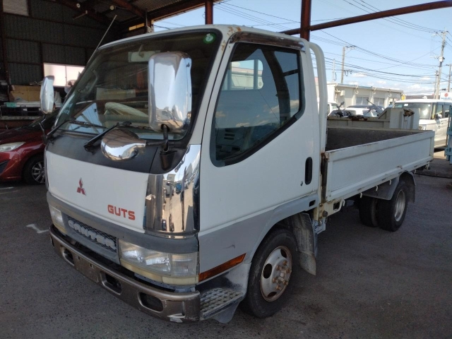 MITSUBISHI CANTER — фото
