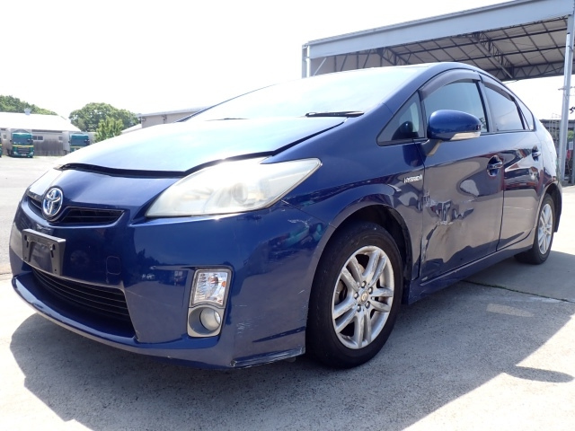 TOYOTA PRIUS — фото