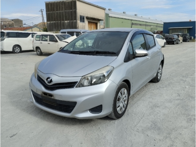 TOYOTA VITZ — фото