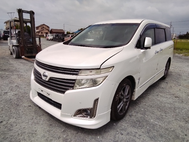 NISSAN ELGRAND — фото