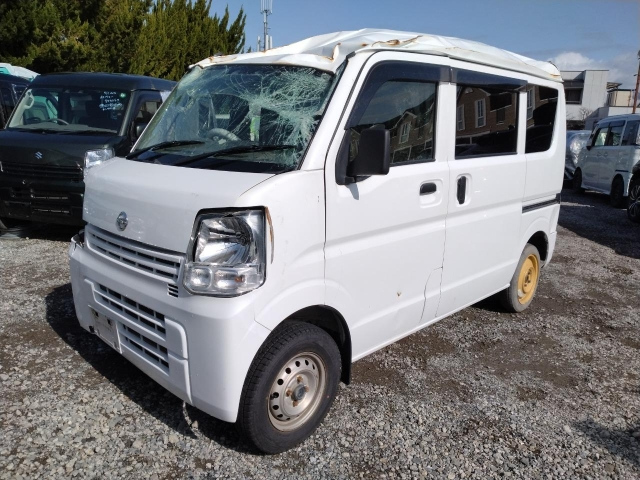 NISSAN CLIPPER — фото