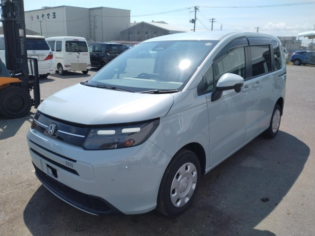 HONDA FREED — фото