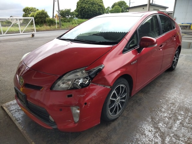 TOYOTA PRIUS — фото