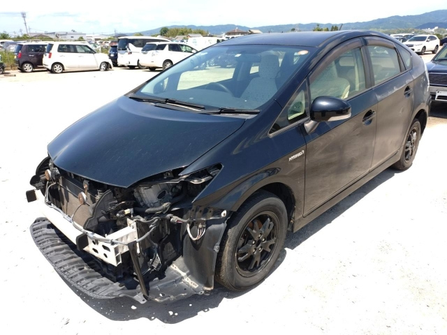 TOYOTA PRIUS — фото