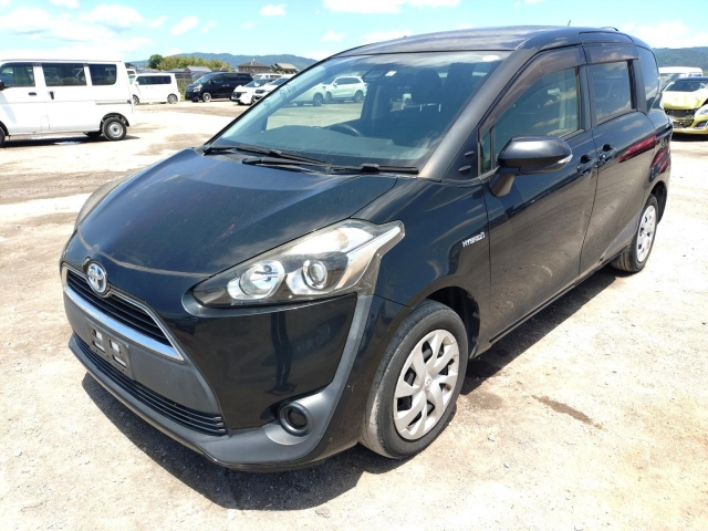 TOYOTA SIENTA — фото