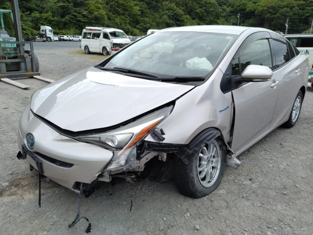 TOYOTA PRIUS — фото
