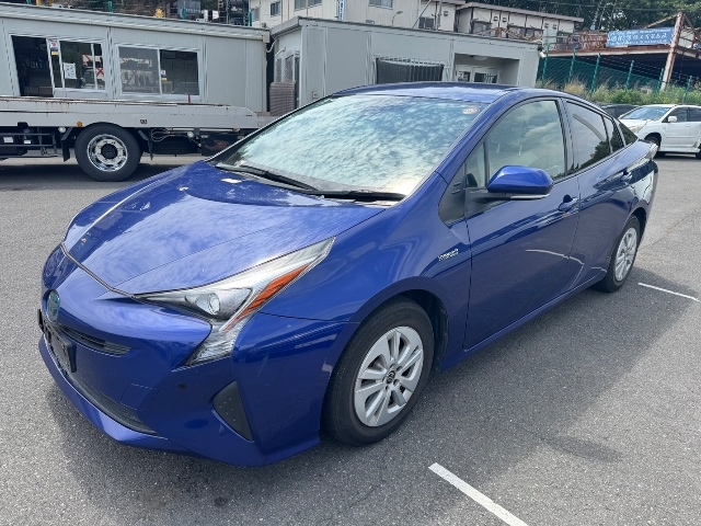 TOYOTA PRIUS — фото