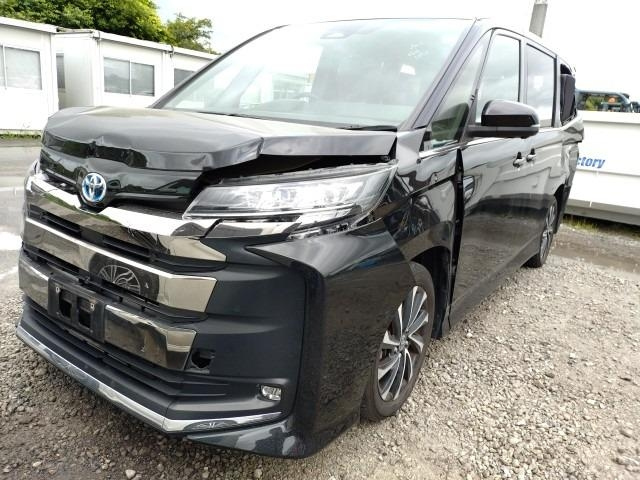 TOYOTA NOAH — фото